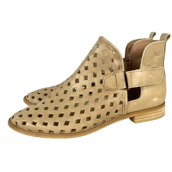 Anthro Musse & Cloud Caila Taupe Cutout Western Flat Ankle Booties Sz 38 / 7.5 - Picture 3 of 10